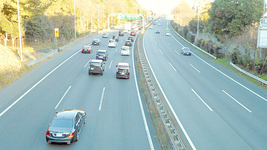 車間距離を詰めると事故発生率が急激に高まる!その理由とは?