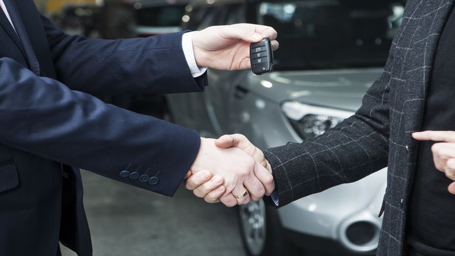 車の納車にかかる期間と費用はどのくらい?新車と中古車の違い